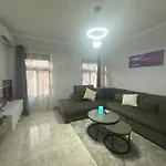 Nunu\'S Central Apartment